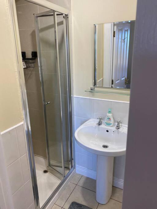 2 Bed Cosy Apartment In Heart Of Mullingar. Extérieur photo